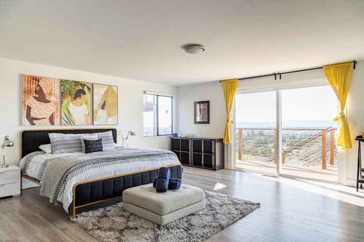 Основна спалня /голямо двойно легло /разтегателен диван