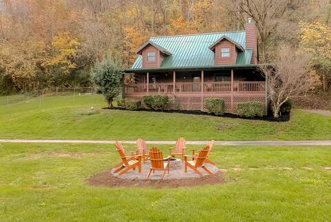 Private cabin on KY River/Hot tub/30 miles to Lex