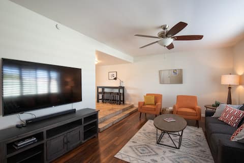 Successful Airbnb property: Mid-Century Modern, Pool, Wi-Fi, & dog friendly in North Mountain