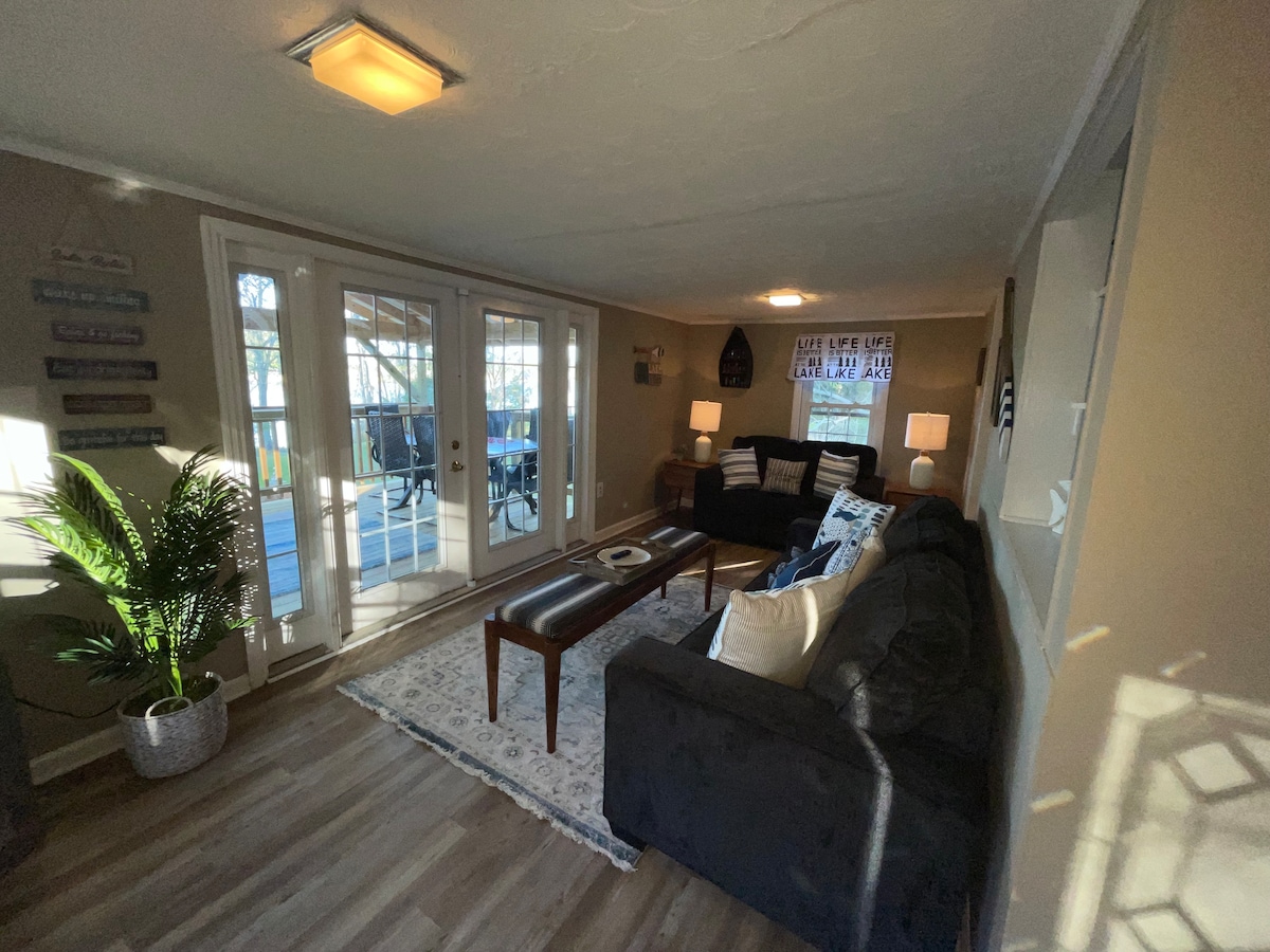 Popular Airbnb listing: Near Agricenter, fairgrounds, RAFB & I-75, Fun. in Houston