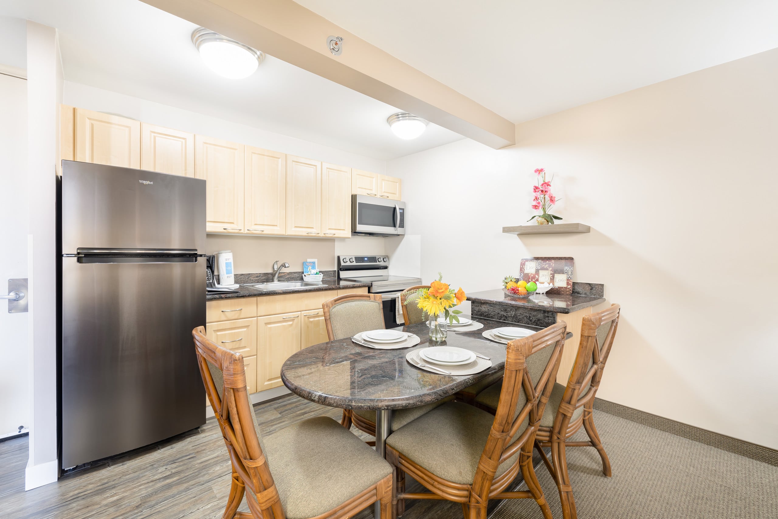 Condo in Honolulu · ★4.87 · 1 bedroom · 2 beds · 1 private bath - Image 9