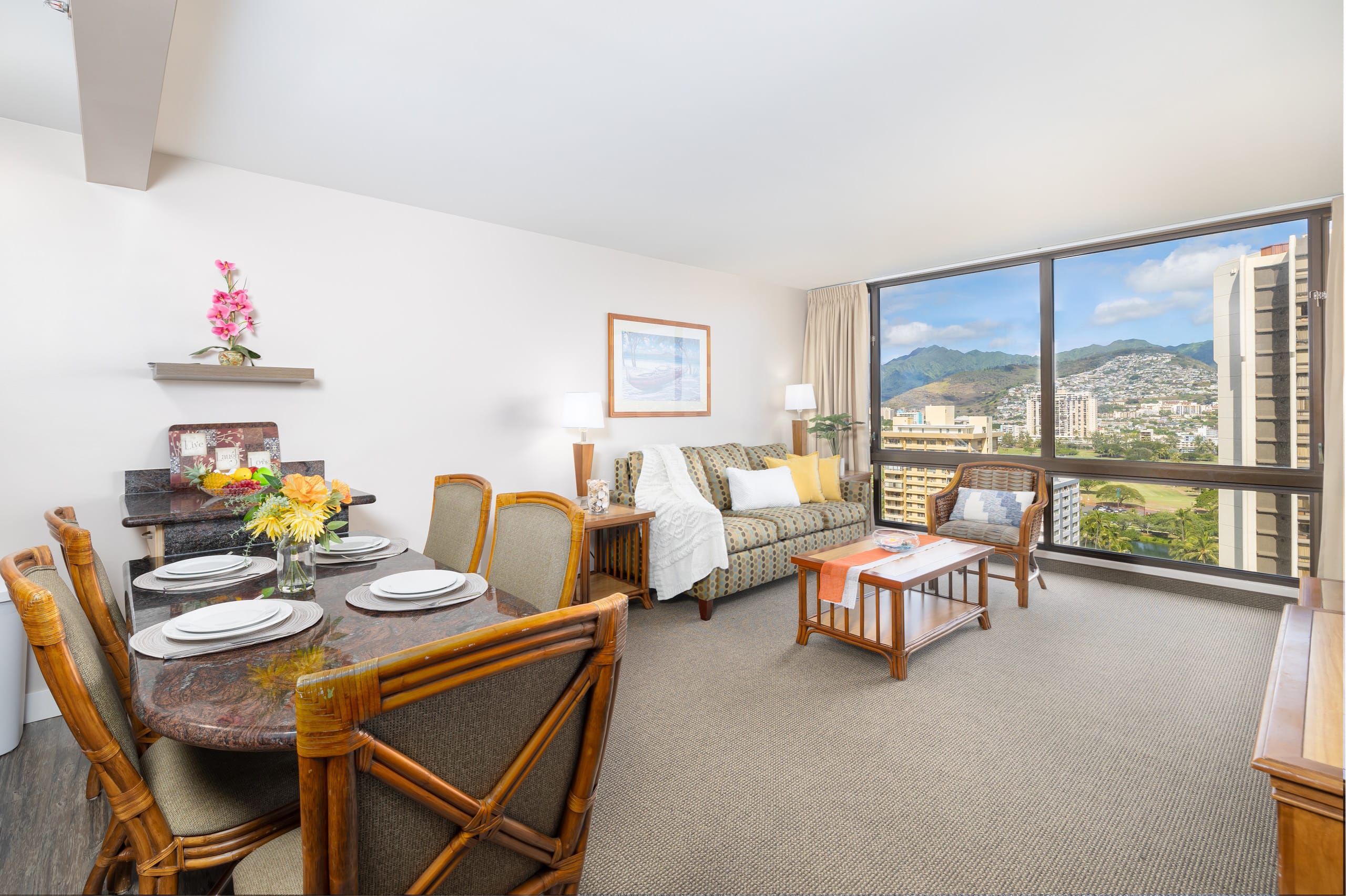 Condo in Honolulu · ★4.87 · 1 bedroom · 2 beds · 1 private bath - Image 10