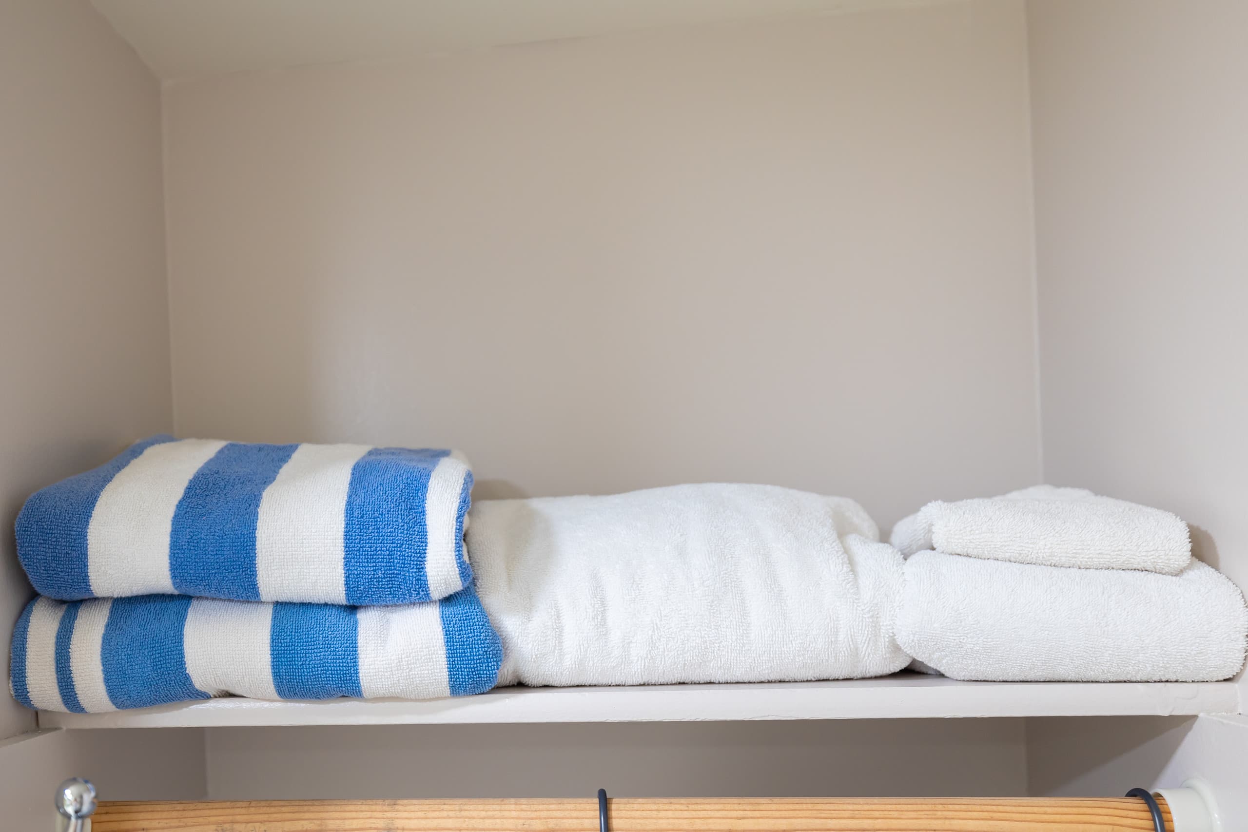 Condo in Honolulu · ★4.87 · 1 bedroom · 2 beds · 1 private bath - Image 16
