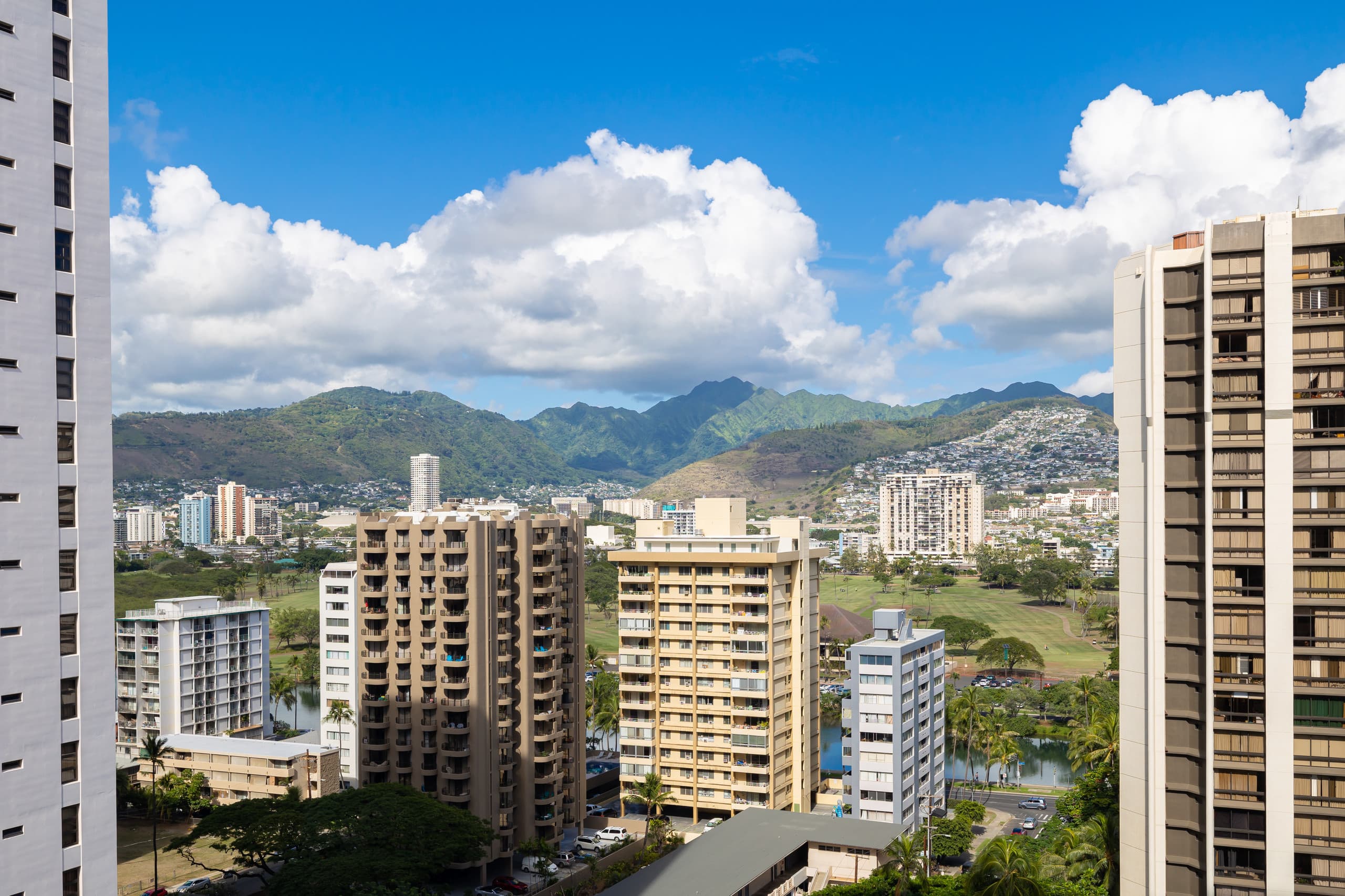 Condo in Honolulu · ★4.87 · 1 bedroom · 2 beds · 1 private bath - Image 28