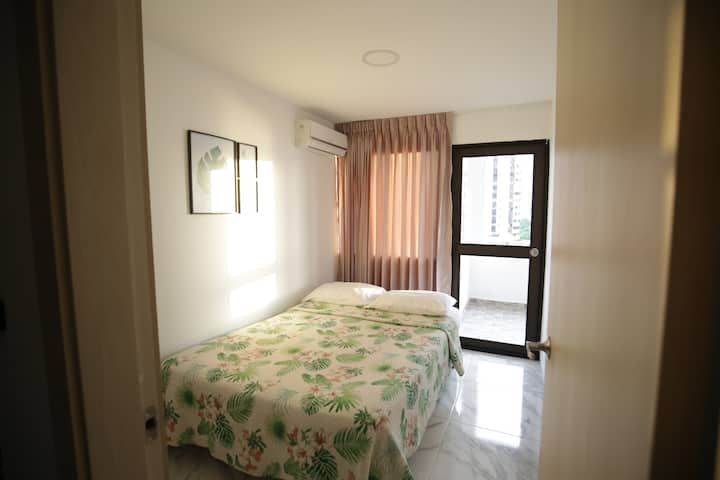 2号卧室-双人床