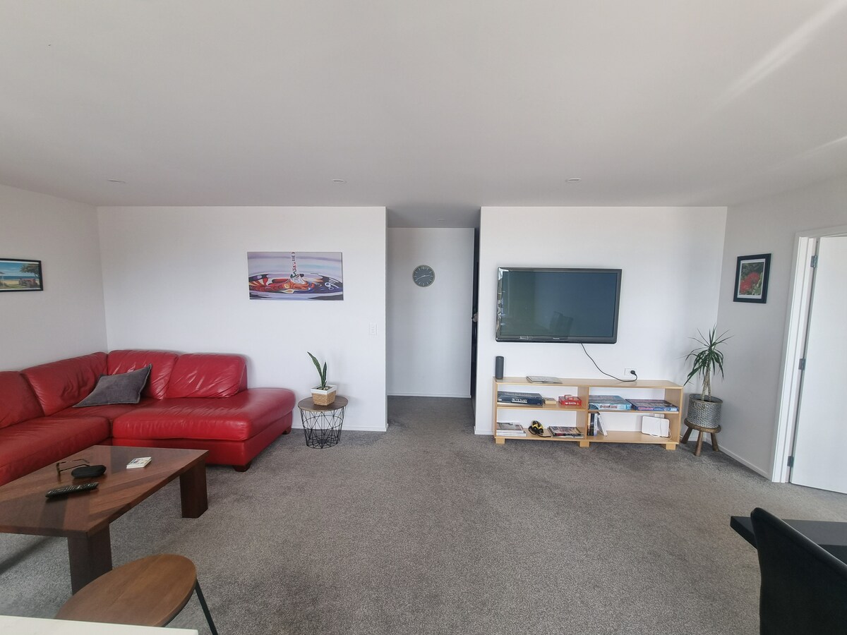 Popular Airbnb listing: Belvedere 4 Bedroom house with stunning sea views in Doubtless Bay