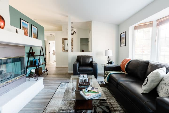 Enjoy the fireplace in the living room or the 60" TV. This front room gives you a second living area with its own TV so you can enjoy watching what you like while the rest of your group, or the kids, watch something else.