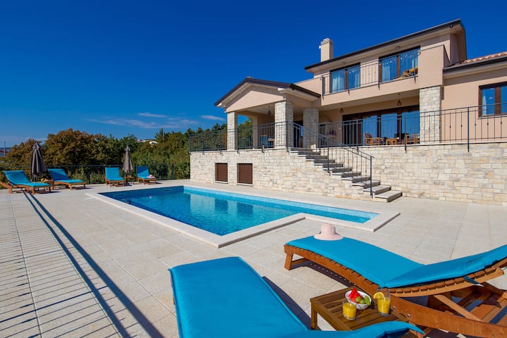 Villa Teza, brand new, 8 guests, pool, sea view