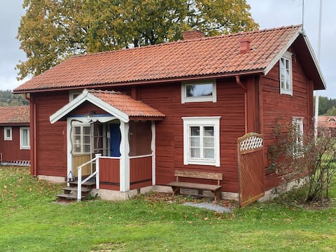 Successful Airbnb property: Stay in Gammelstugan on our farm outside Leksand in Leksand