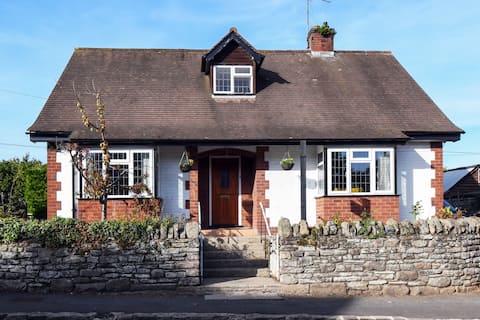 Cosy house with garden mews