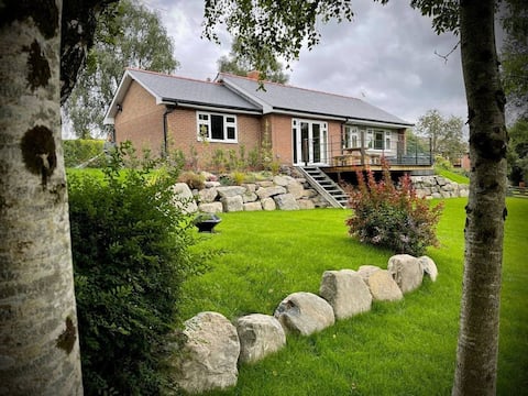 A delightful 3 bedroom riverside cottage.