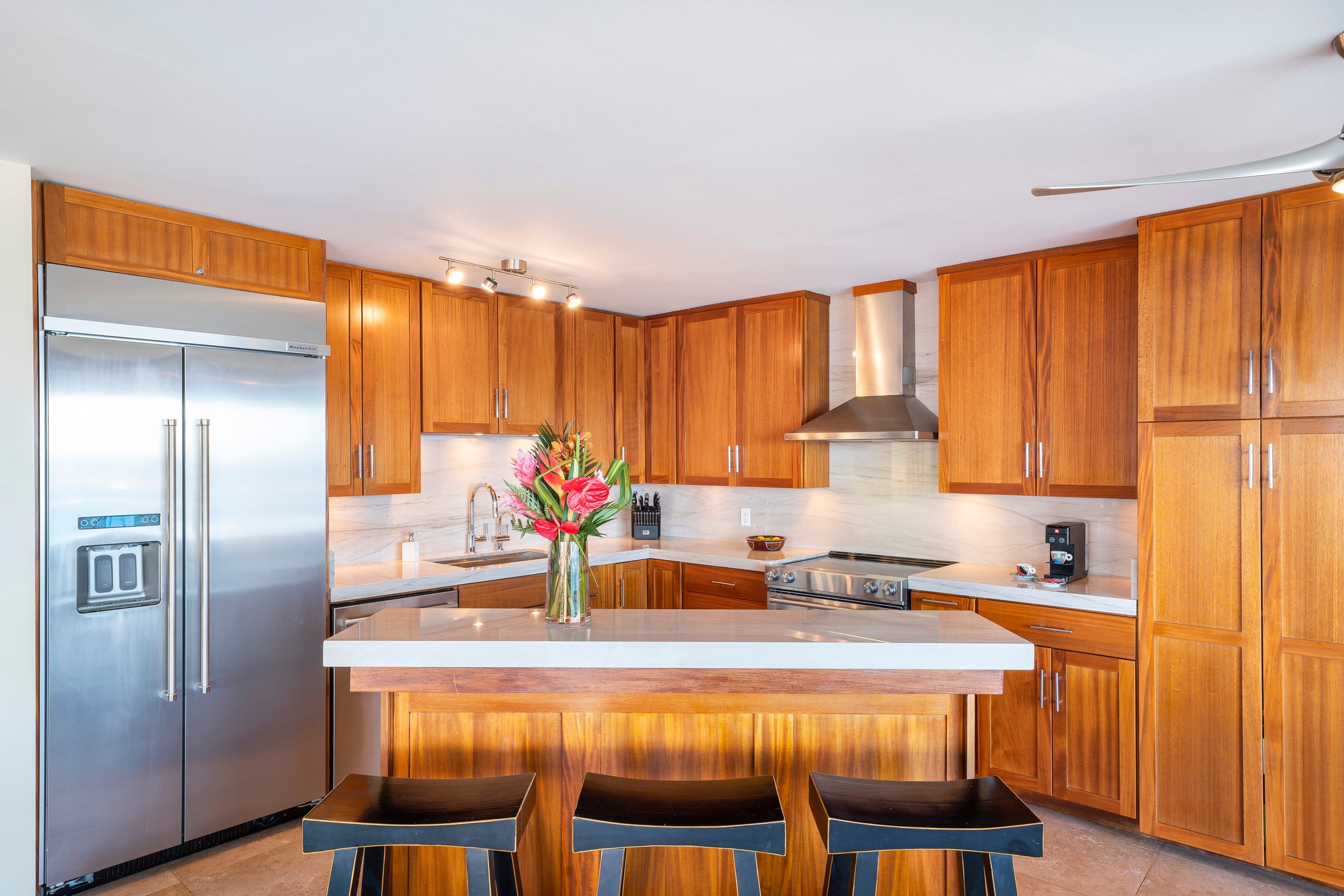 Condo in Lahaina · ★4.95 · 2 bedrooms · 3 beds · 2 baths - Image 4