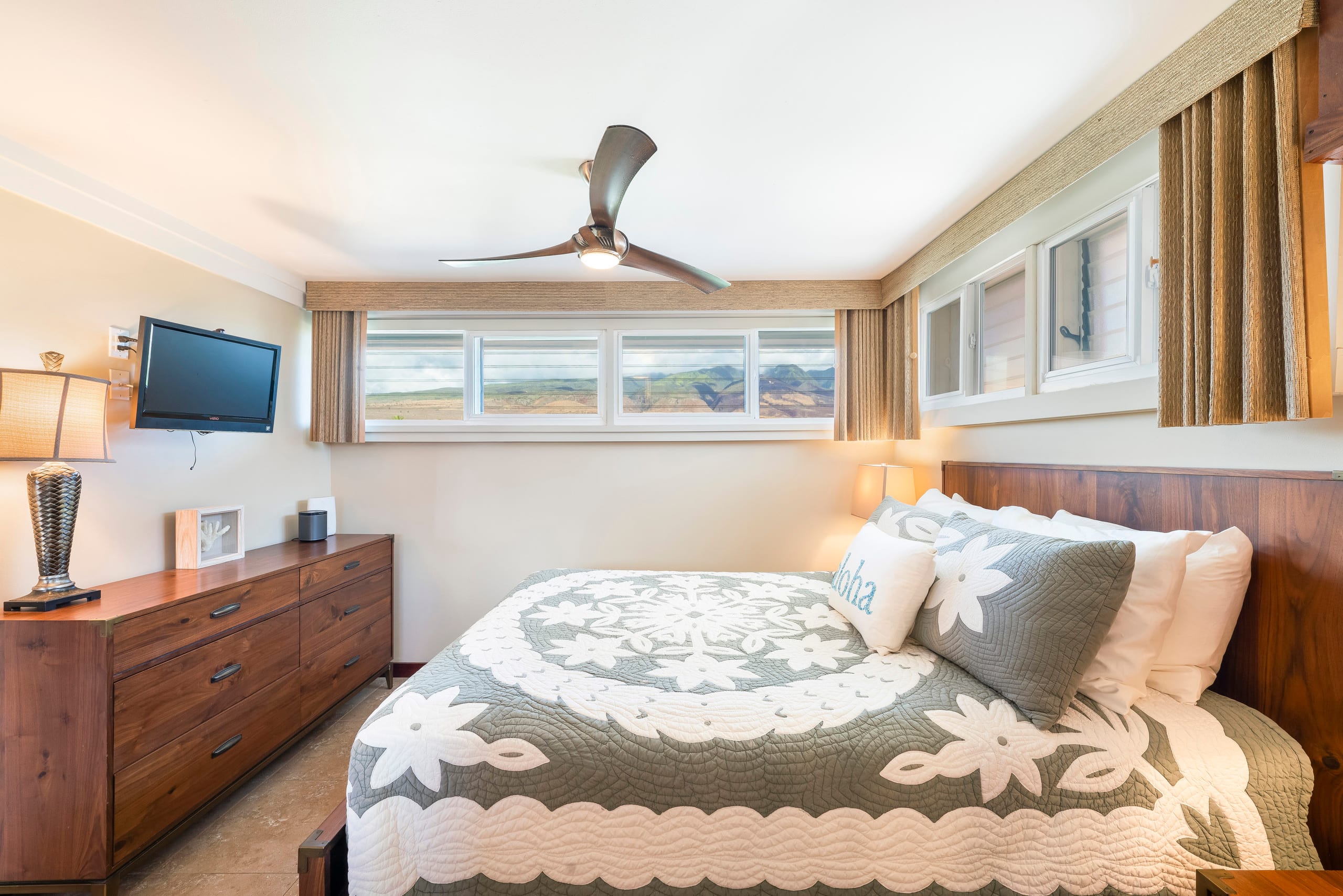 Condo in Lahaina · ★4.95 · 2 bedrooms · 3 beds · 2 baths - Image 13