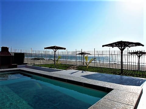Successful Airbnb property: House #5-Condominium. Colan Beach, pool, BBQ, Wifi in Colán