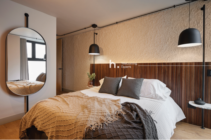 Მესამე საძინებელი სმარტ-ტელევიზორით, კონდიციონერითა და ცალკე სააბაზანოთი.