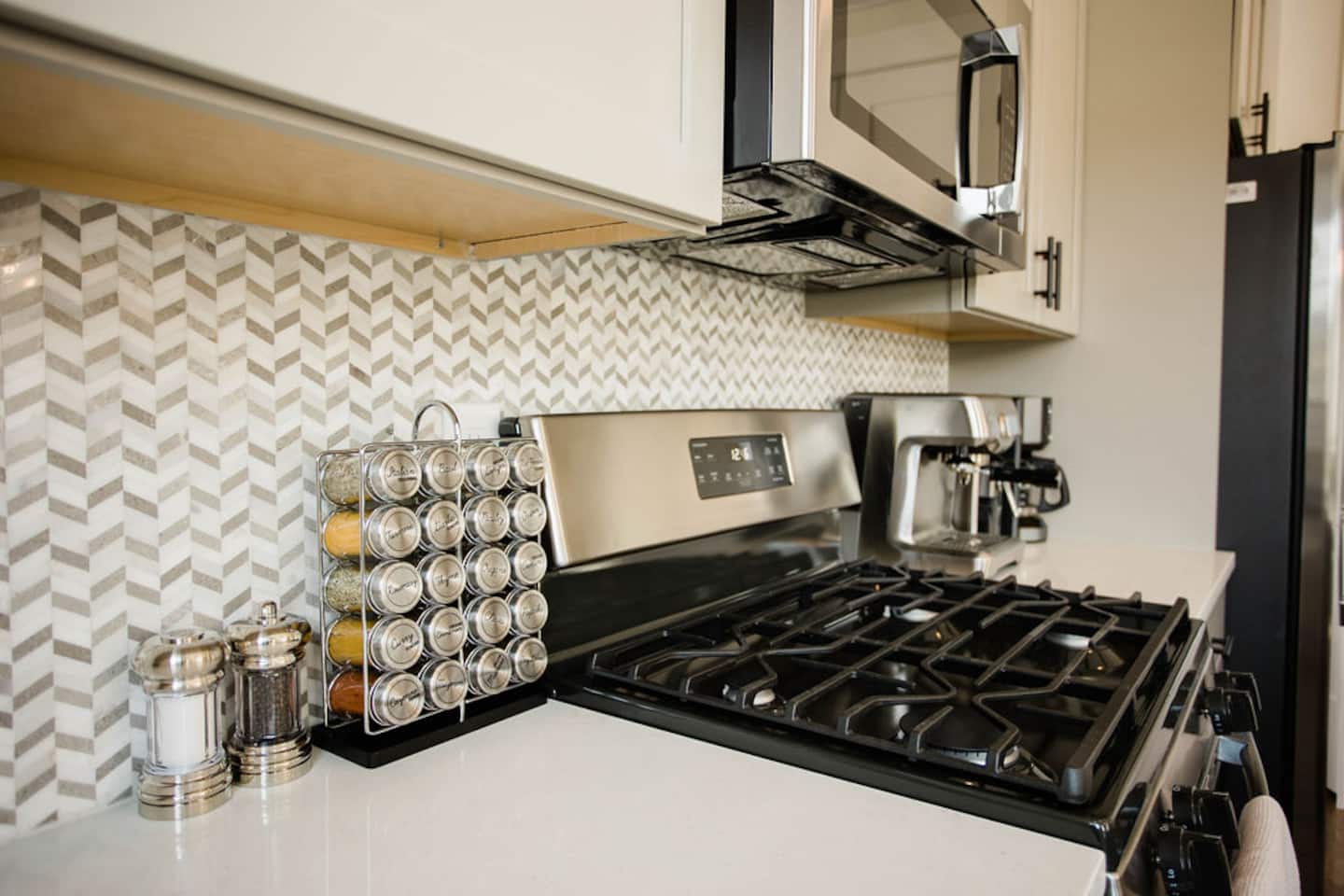 4 BDRM with Bunk Room - Dogs Welcome - Sleeps 8!