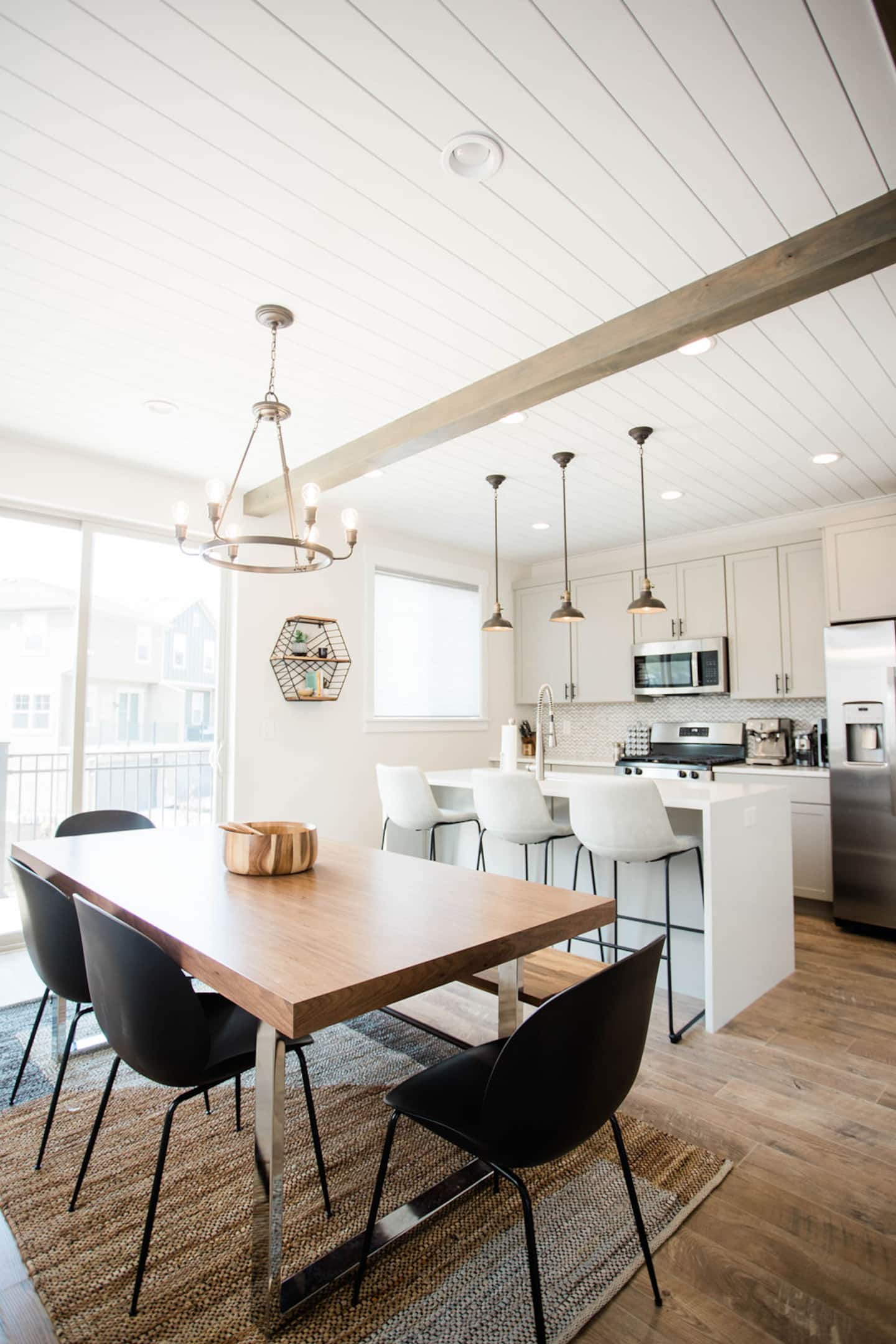 4 BDRM with Bunk Room - Dogs Welcome - Sleeps 8!