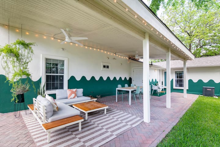 Spacious Luxury 5 Bedroom | With Jacuzzi Tub