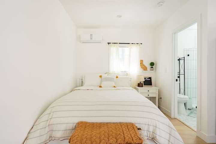 Private Guesthouse W/queen Bed + Close To Usc - 로스앤젤레스