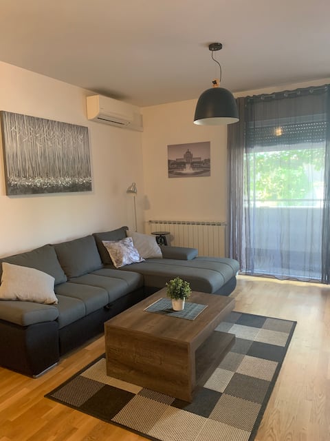 Top performing Airbnb: City Style Apartment-balcony and private parking in Novi Zagreb Istok