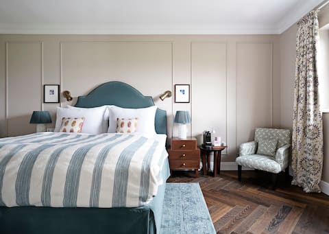 Numa | Large Room near Hellbrunn Palace