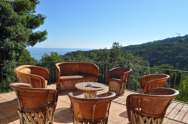 Belle Villa, Piscine, Plage à 5 minutes à pied gallery image 4