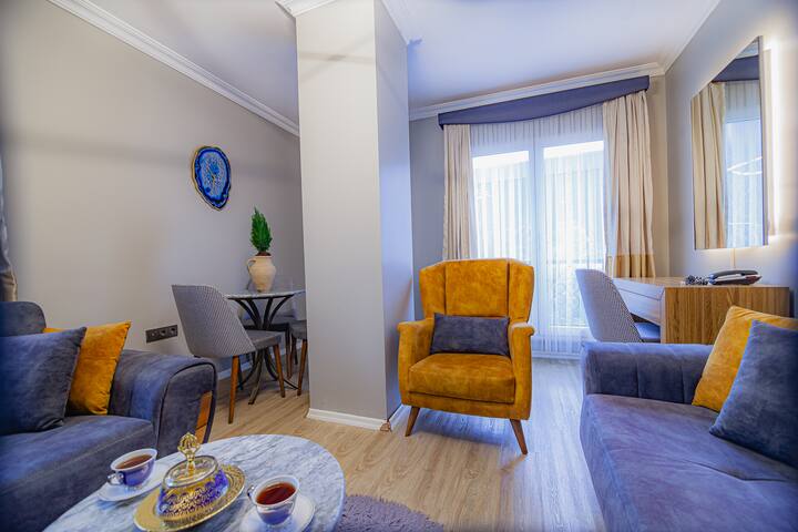 Family Home With 3 Bedroom 3+3 gallery image 2