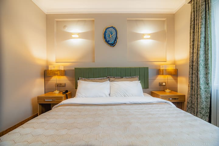 Family Home With 3 Bedroom 3+3