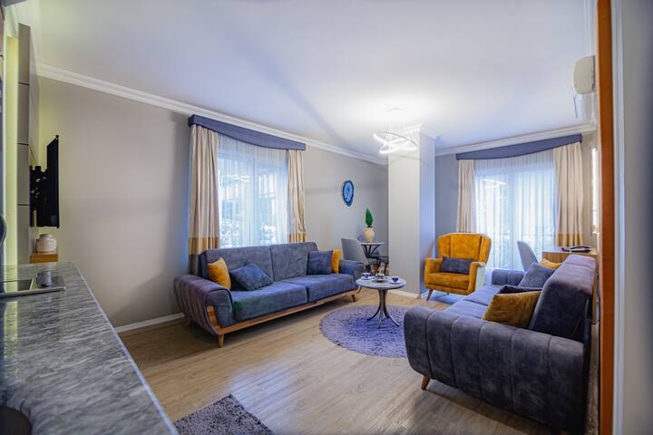 Family Home With 3 Bedroom 3+3 gallery image 3