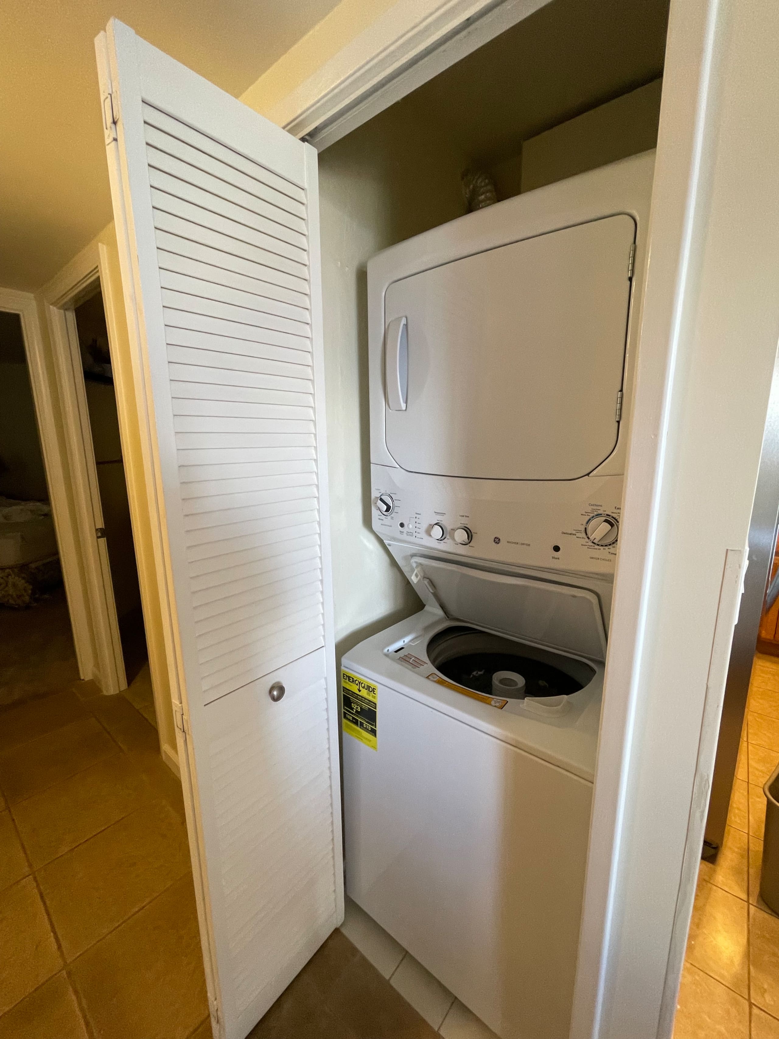 Condo in Lahaina · ★4.82 · 2 bedrooms · 3 beds · 2 baths - Image 5