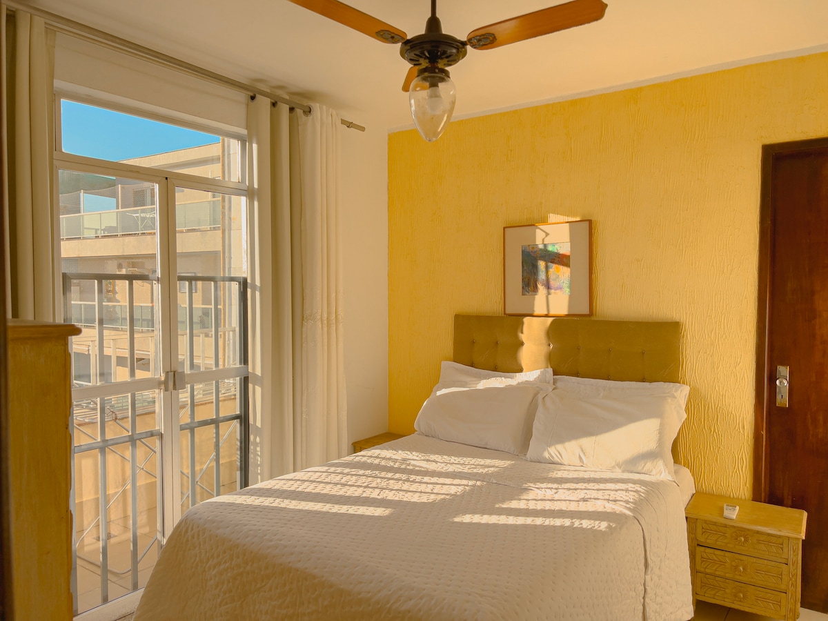 Постелнина на барање – надоместок за перење алишта. (повеќе информации во описот за сместувањето) 