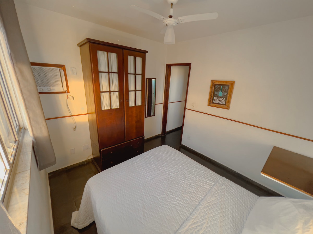 Постелнина на барање – надоместок за перење алишта. (повеќе информации во описот за сместувањето) 