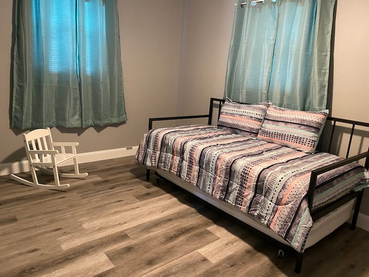 Top 18 Airbnb Vacation Rentals In DeKalb, Illinois Updated 2024 Trip101