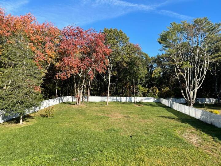 Spacious Long Island getaway Houses for Rent in Islip, New York