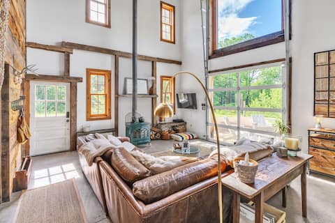 Mountain Cabin: Vintage Charm Meets Modern Luxury