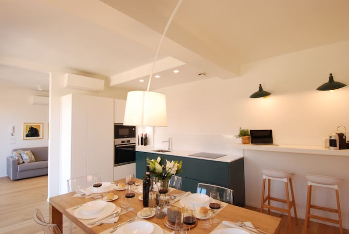 Top Floor Apartment at Ponte Vecchio gallery image 5