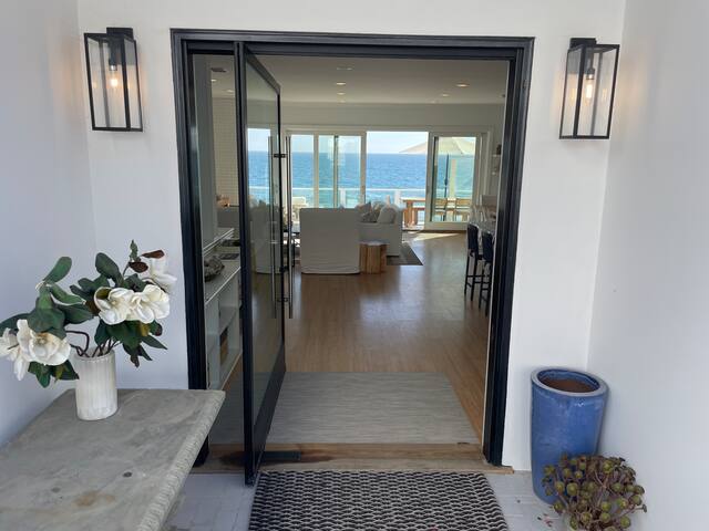 Malibu Road Cozy Beach House gallery image 2