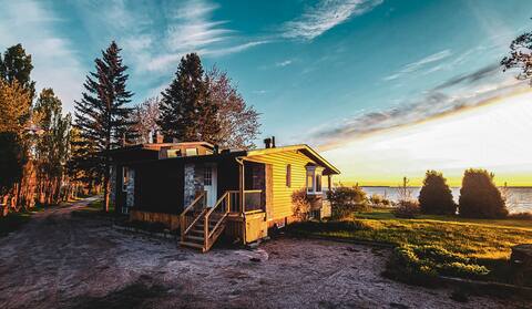 Lakeside cottage, Private★ beach,★ Stunning views