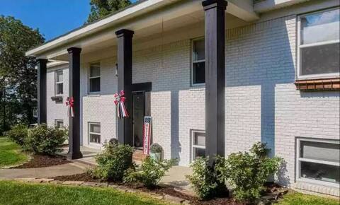 Exec. 5 Bed/4 Bath Sleeps 17 (13 beds!) Pool table