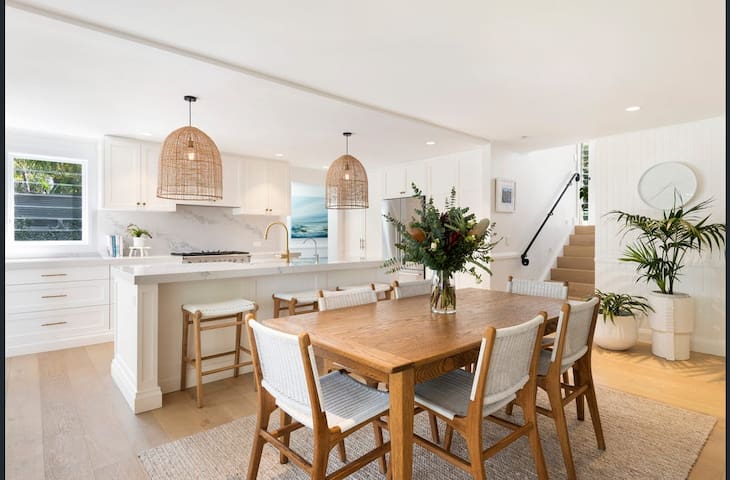 Kookaburra Retreat – Palmy Beach House gallery image 2