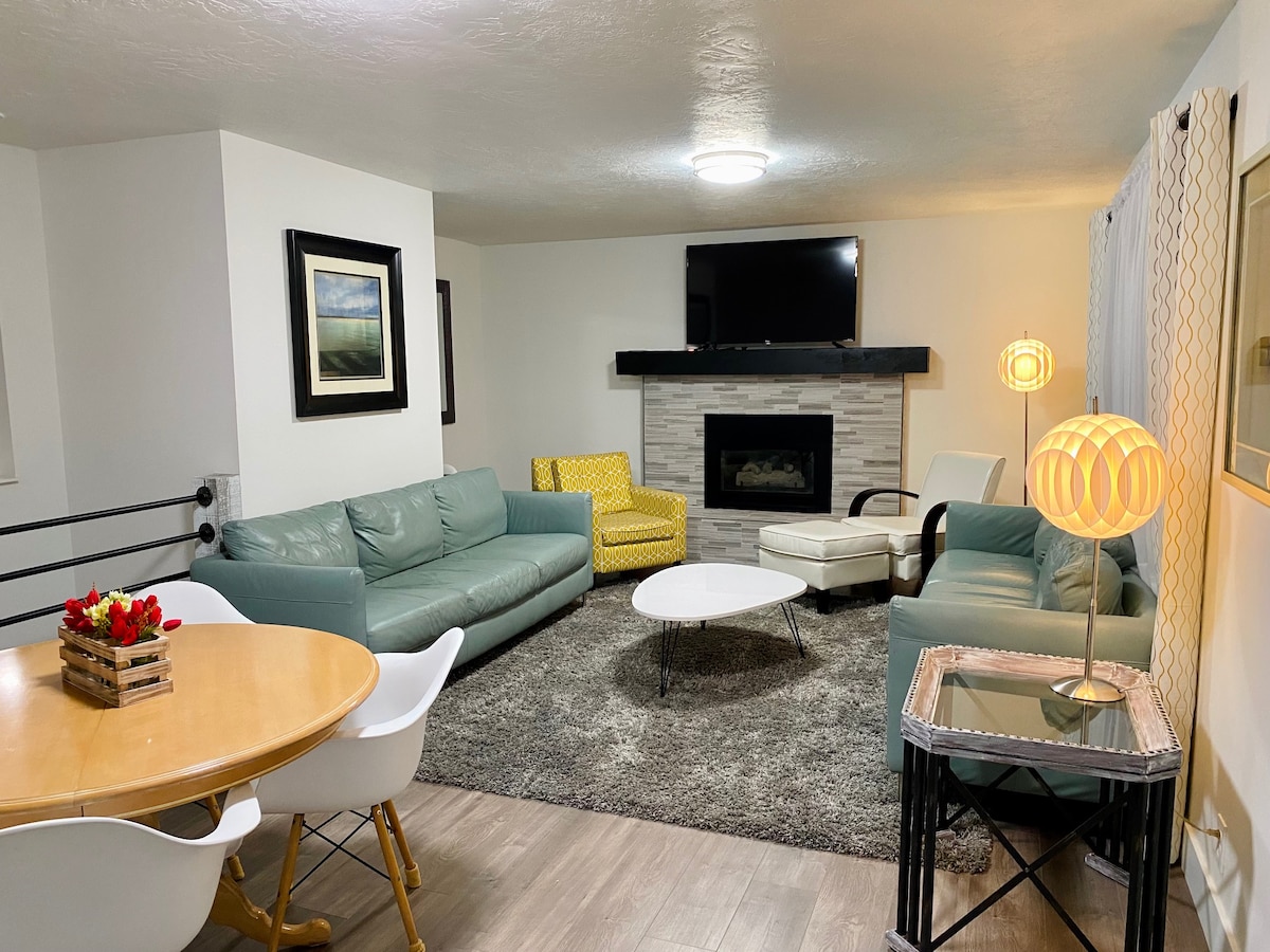 Successful Airbnb property: Historic Park, 2 Car Garage, Quiet Culdesac, Pets! in Orem
