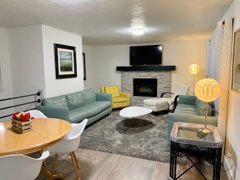 Successful Airbnb property: Historic Park, 2 Car Garage, Quiet Culdesac, Pets! in Orem