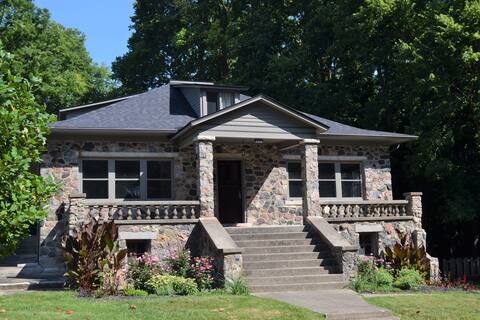 The Rock House in Delphi - Rock Solid. Charm.
