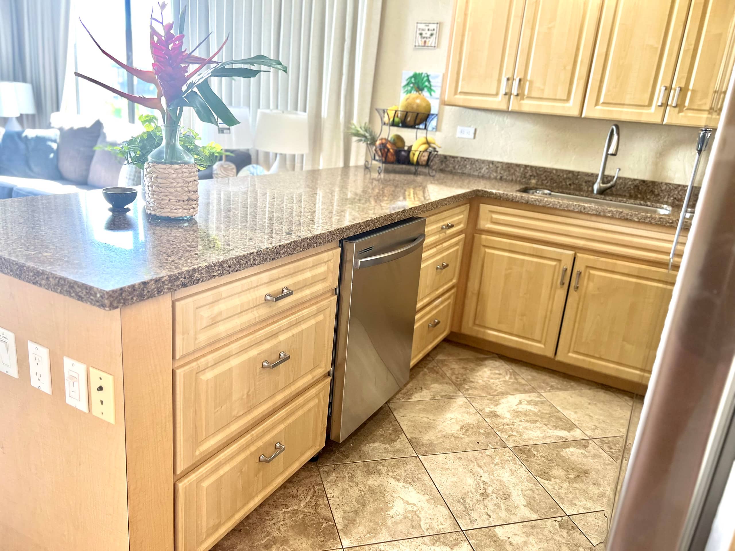 Condo in Lahaina · ★5.0 · 2 bedrooms · 4 beds · 2 shared baths - Image 11