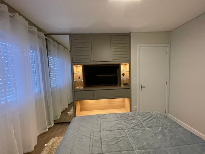 Panel de control de la televisión inteligente - maleta iluminada - Dormitorio doble