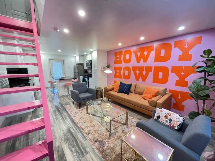 Pink Palace South Austin Dream Townhome! Townhouses for Rent in
