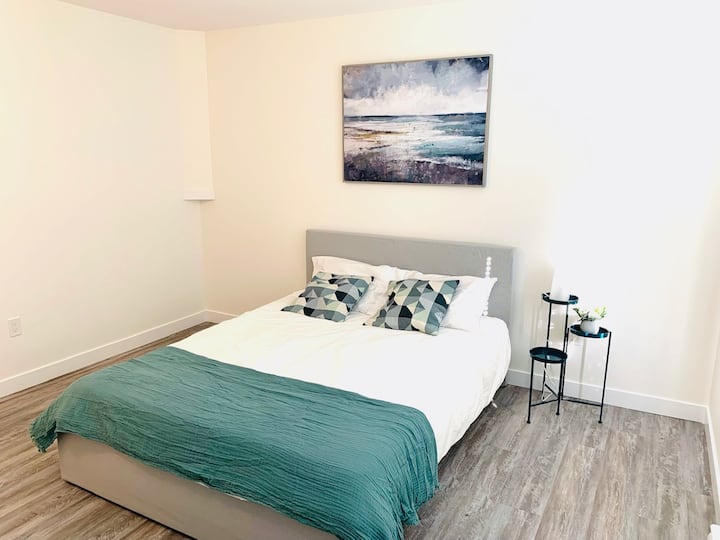 Modern Family Home; great location, big yard! Houses for Rent in