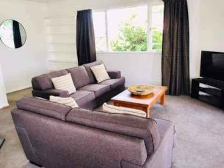 Central, Sunny 3 Bedroom Cosy Home. - Whangarei