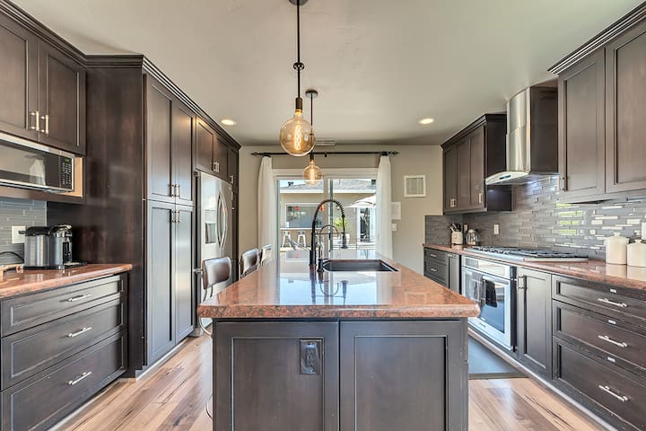 Contemporary open floor plan home near Santana Row