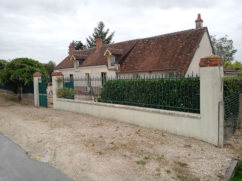 Charming cottage "Les Touches" in CORMERAY